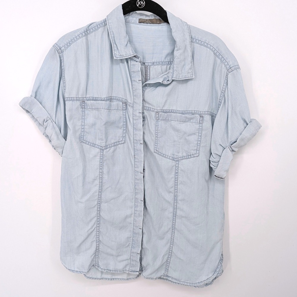 PrAna Chambray Short Sleeve Shirt Women Small Light Blue Button Up Top Gorpcore